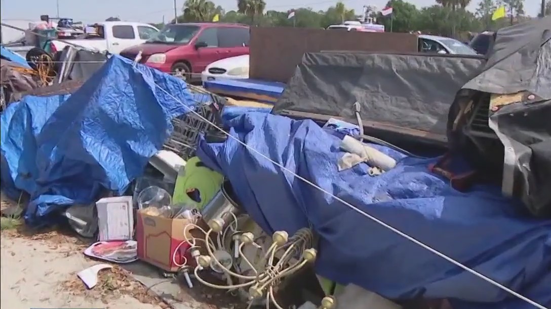 Strong storm batters Lake Wales community